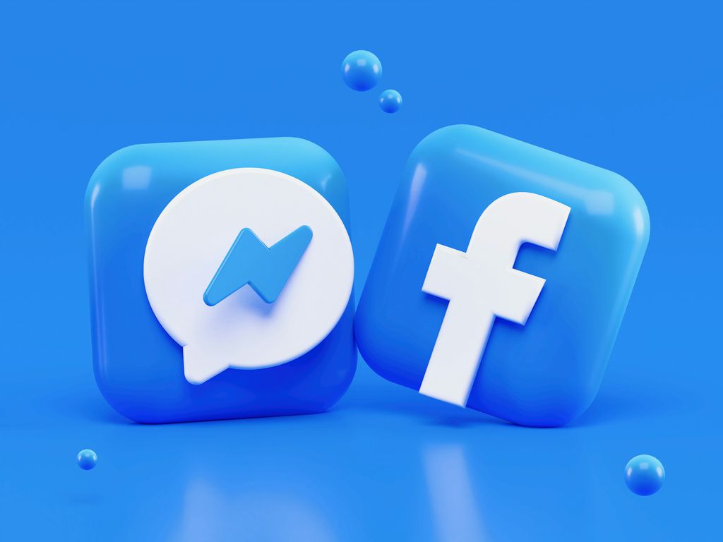 Logos do Messenger e Facebook em um fundo azul