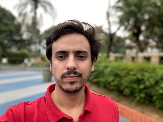 iPhone 15 / Câmera frontal