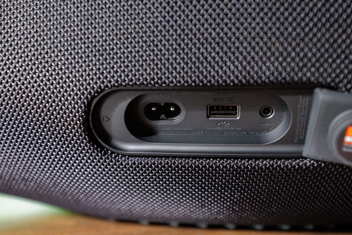 Boombox 3 detalhes conexões