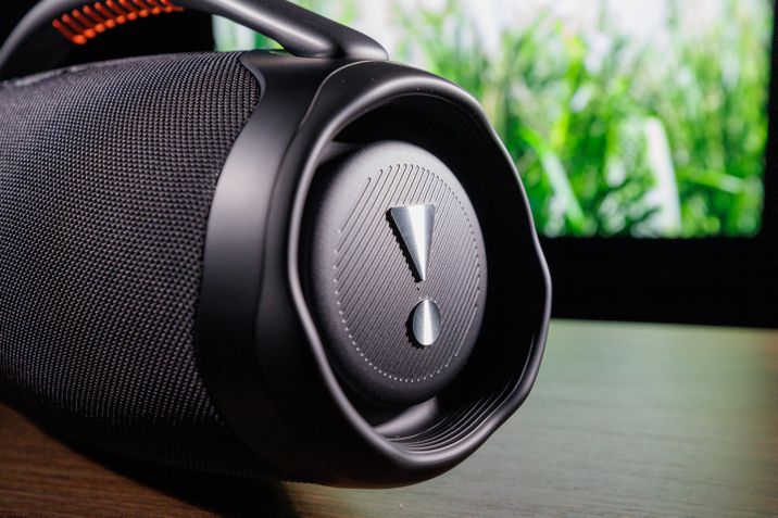 Boombox 3 detalhes subwoofer