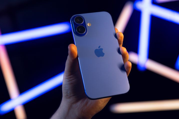 iPhone 16
