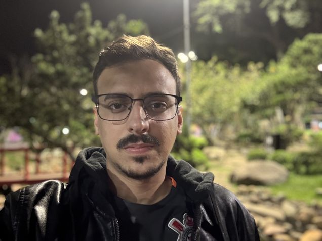 iPhone 16e - Câmera frontal / modo retrato noturno