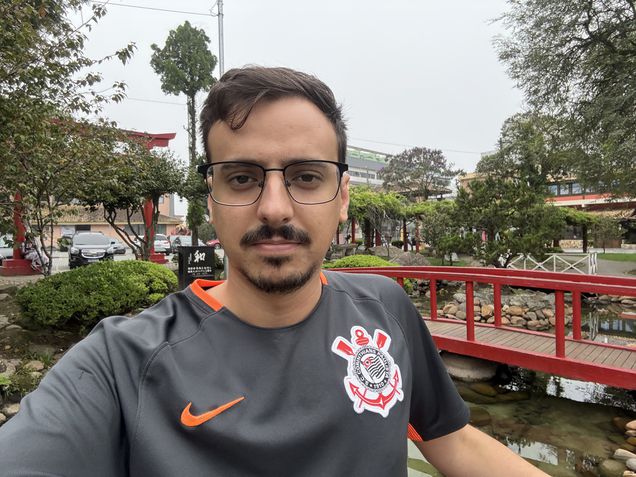 iPhone 16e - Câmera frontal